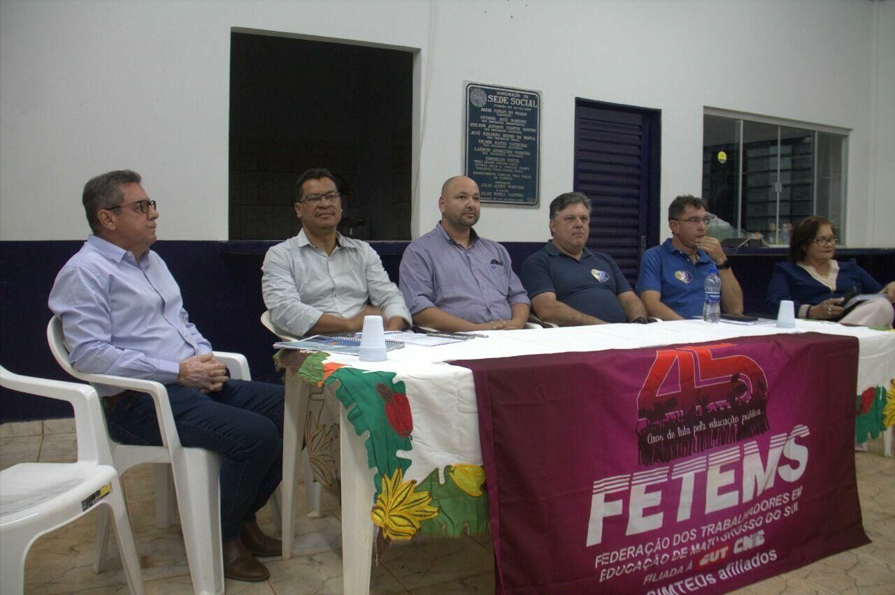 Imagem de compartilhamento para o artigo Durante encontro, Jocelito Krug assume compromisso de ajuste salarial para professores de Chapadão do Sul da MS Todo dia